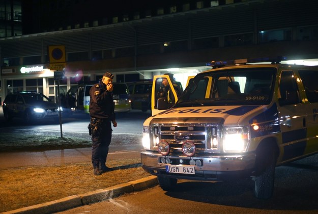 Policja na miejscu strzelaniny w Goteborgu /BJĂ-RN LARSSON ROSVALL /PAP/EPA