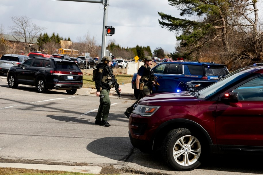 Policja na miejscu strzelaniny w świątyni Temple Israel w West Bloomfield w stanie Michigan /PAP