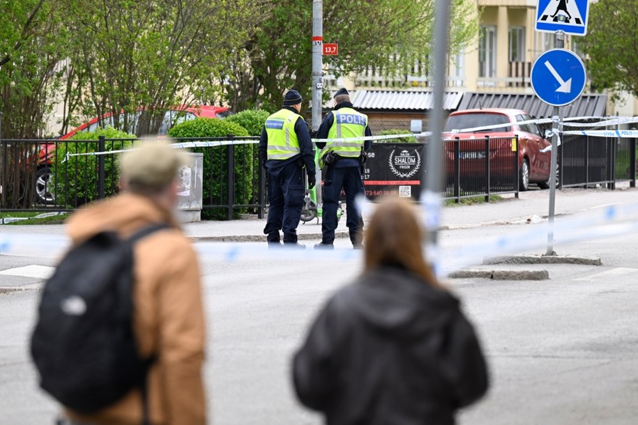Policja na miejscu strzelaniny w Uppsali /FREDRIK SANDBERG /PAP/EPA