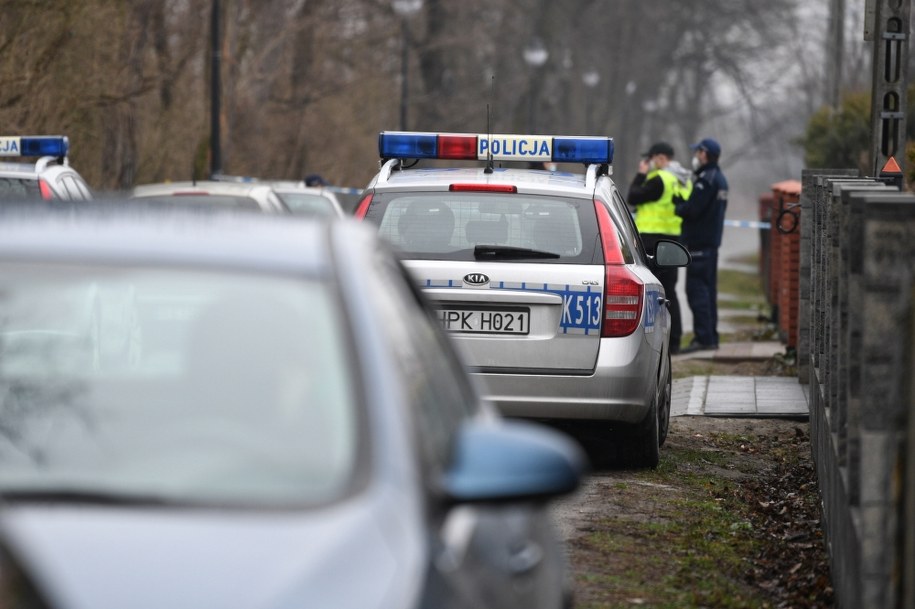 Policja na miejscu tragedii we wsi Kopki na Podkarpaciu /Darek Delmanowicz /PAP
