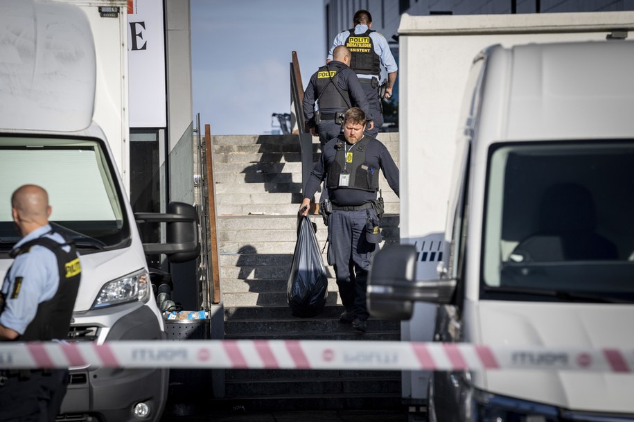 Policja na miejscu zbrodni /Mads Claus Rasmussen /PAP/EPA