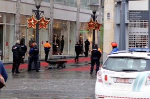 Policja na placu Saint-Lambert w Liege, gdzie doszło do ataku. //PAP/EPA