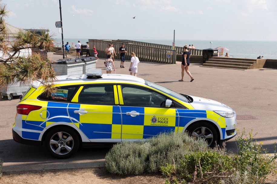 Policja na plaży w Southend w hrabstwie Essex /VICKIE FLORES /PAP/EPA
