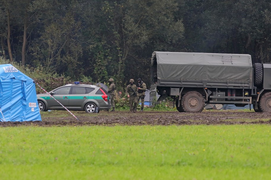 Policja na polsko-białoruskiej granicy w pobliżu miejscowości Usnarz Górny / 	Artur Reszko    /PAP