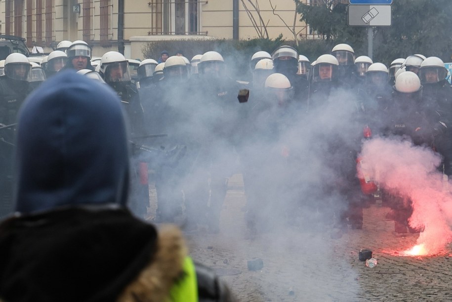 Policja na proteście rolników w Warszawie - zdj. z 6 marca /Paweł Supernak /PAP