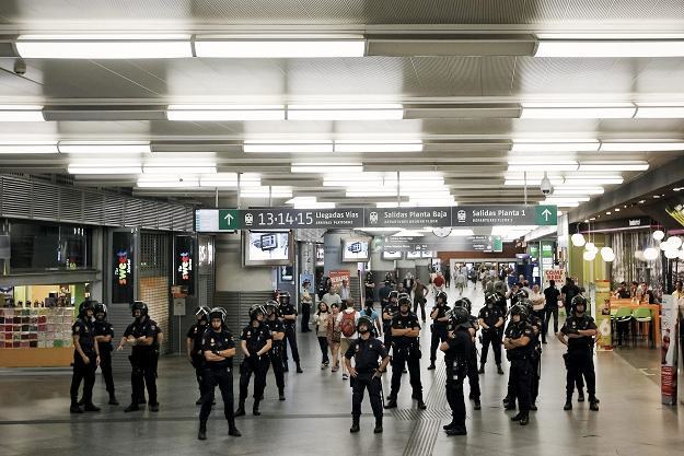 Policja na stacji Atocha w Madrycie /EPA