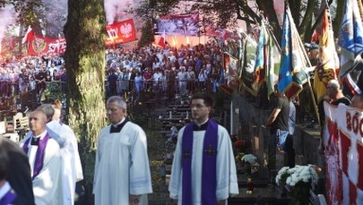 Policja: Nie ma zawiadomień w sprawie incydentu na pogrzebie "Inki" i "Zagończyka"