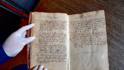 Policja odzyskała skradzioną w Berlinie zabytkową księgę kościelną