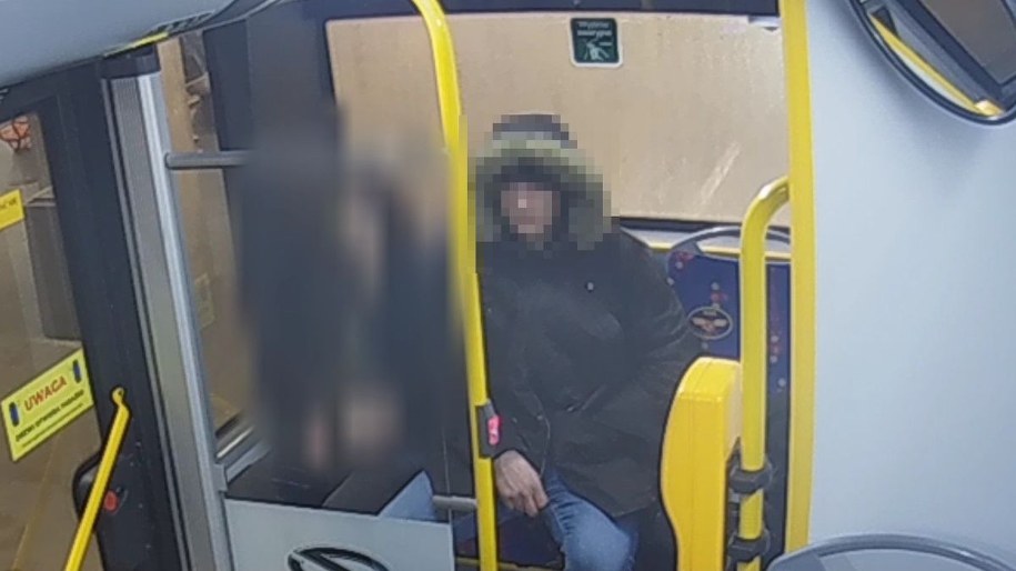 Policja opublikowała wizerunek mężczyzny w mediach /Policja