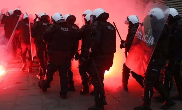 Policja podczas Marszu Niepodległości / 	Tomasz Gzell    /PAP