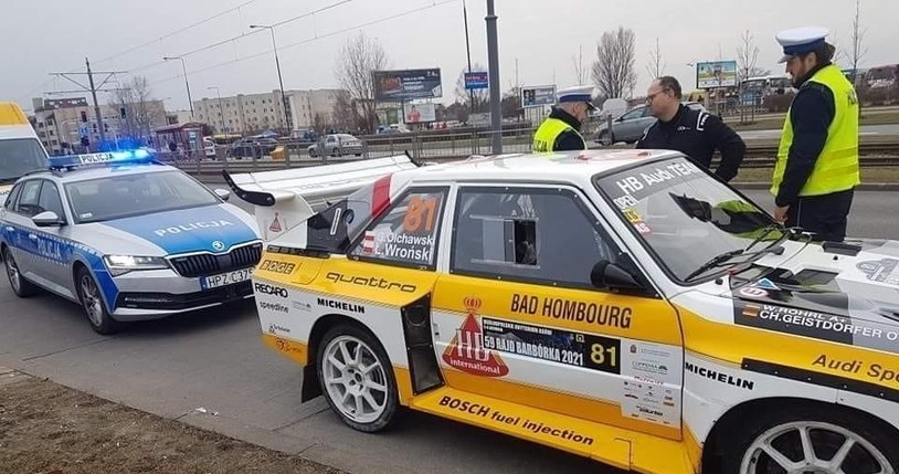 Policja podczas ostatniego Rajdu Barbórka zatrzymała między innymi załogę tego Audi Quattro i zakazała dalszej jazdy / Fot. Facebook/Bartłomiej Czartoryski (zdjęcie pochodzi z profilu GO+Cars) /Informacja prasowa
