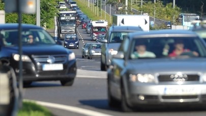 Policja podsumowała długi weekend: Ponad 400 wypadków, 32 ofiary śmiertelne 