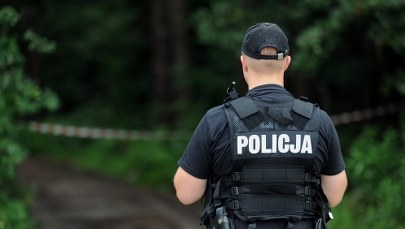 Policja poszukuje chorego psychicznie mężczyzny. Jest uzbrojony