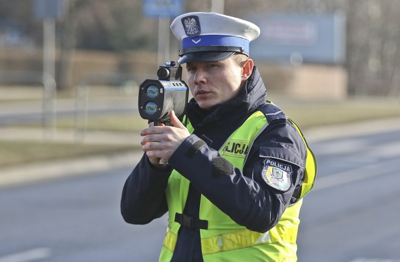 Policja prowadzi akcję "Bezpieczny weekend" /Piotr Jędzura /Reporter
