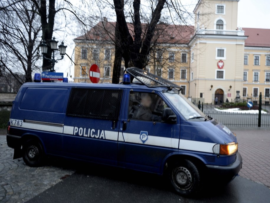 Policja przed Sądem Okręgowym w Rzeszowie /Darek Delmanowicz /PAP