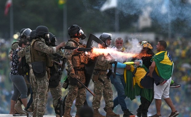 Policja przejęła kontrolę nad siedzibą brazylijskiego Kongresu Narodowego