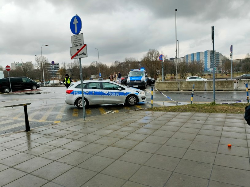 Policja przy wyjeździe ze stołecznego Dworca Zachodniego /INTERIA.PL