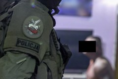 Policja rozbiła gang zajmujący się m.in. czerpaniem korzyści z nierządu