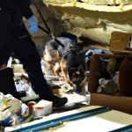 Policja rozbiła grupę z nielegalną bronią. Zabezpieczono arsenał