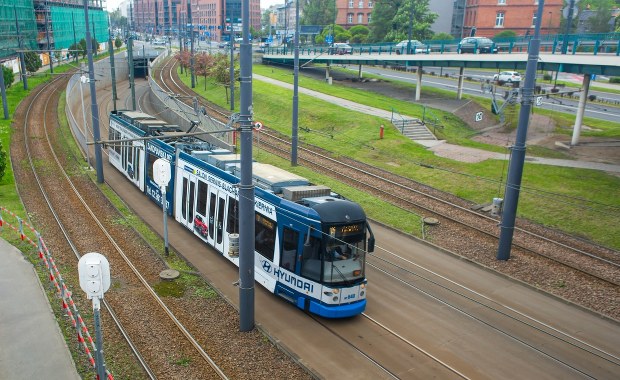 ​Policja szuka sprawców napadu na pętli tramwajowej. Pracownicy MPK nagrodzeni   