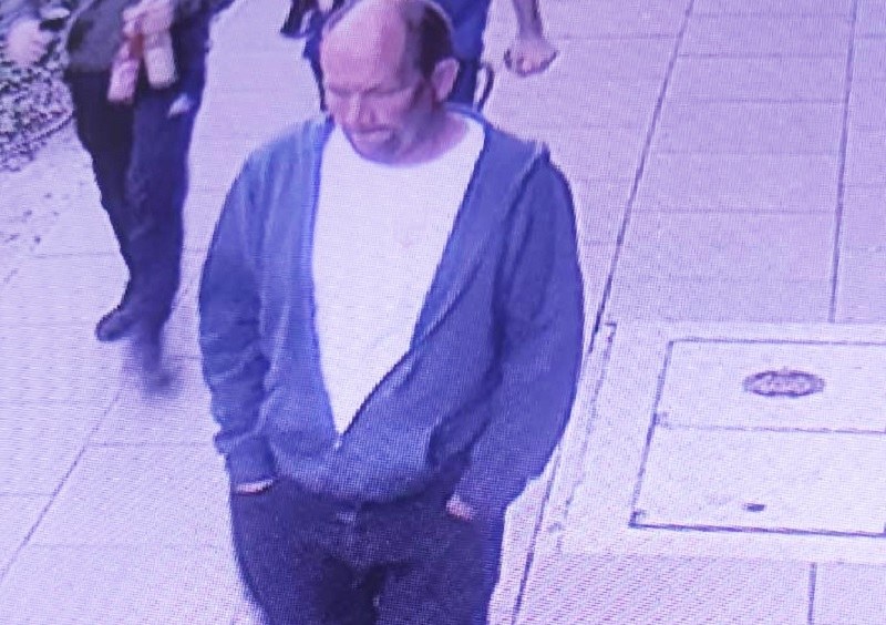 Policja szuka tego mężczyzny /KRP II – Mokotów, Ursynów, Wilanów  /Materiały prasowe