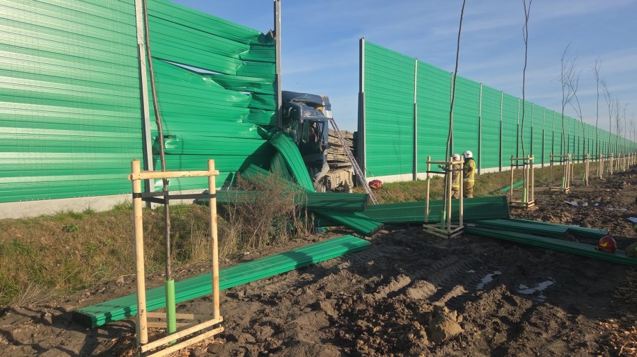 Policja udostępniła zdjęcia z miejsca wypadku /Policja Mazowiecka  /