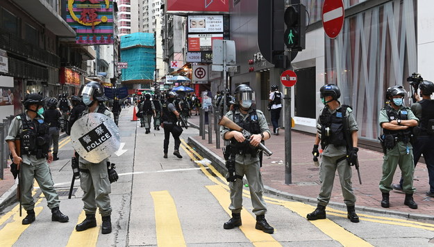 Policja w Hongkongu /MIGUEL CANDELA /PAP/EPA