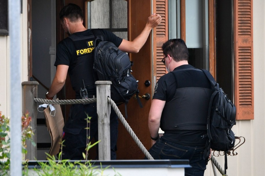 Policja w miejscu zamieszkania 15-letniego ucznia /JOHAN NILSSON /PAP/EPA