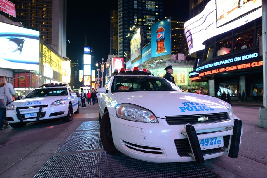 Kiedy prezydent Francji musi iść pieszo. Nawet telefon do Trumpa nie pomógł