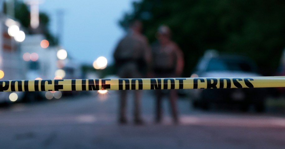 Policja w okolicy miejsca strzelaniny /AARON M. SPRECHER    /PAP/EPA