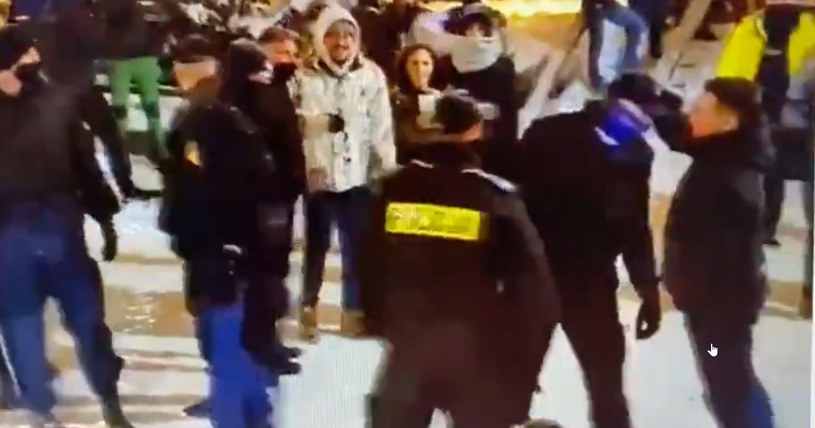 Policja w ostatni weekend na Krupówkach w Zakopanem /Jagna Marczułajtis-Walczak /Twitter /Twitter