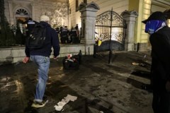 Policja w Tbilisi użyła armatek wodnych, by odeprzeć demonstrantów 