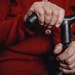 Policja wezwana do domu 71-latki. Po tym odkryciu grożą jej 3 lata odsiadki