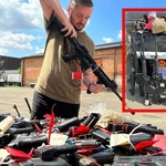 Policja z Miami przekazała Ukrainie skonfiskowaną broń. Jak to możliwe?
