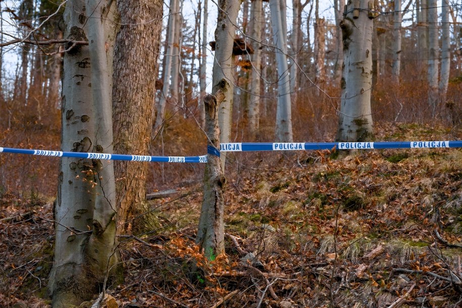 Policja z Myślenic poinformowała, że znalazła ciało 30-latka /Shutterstock