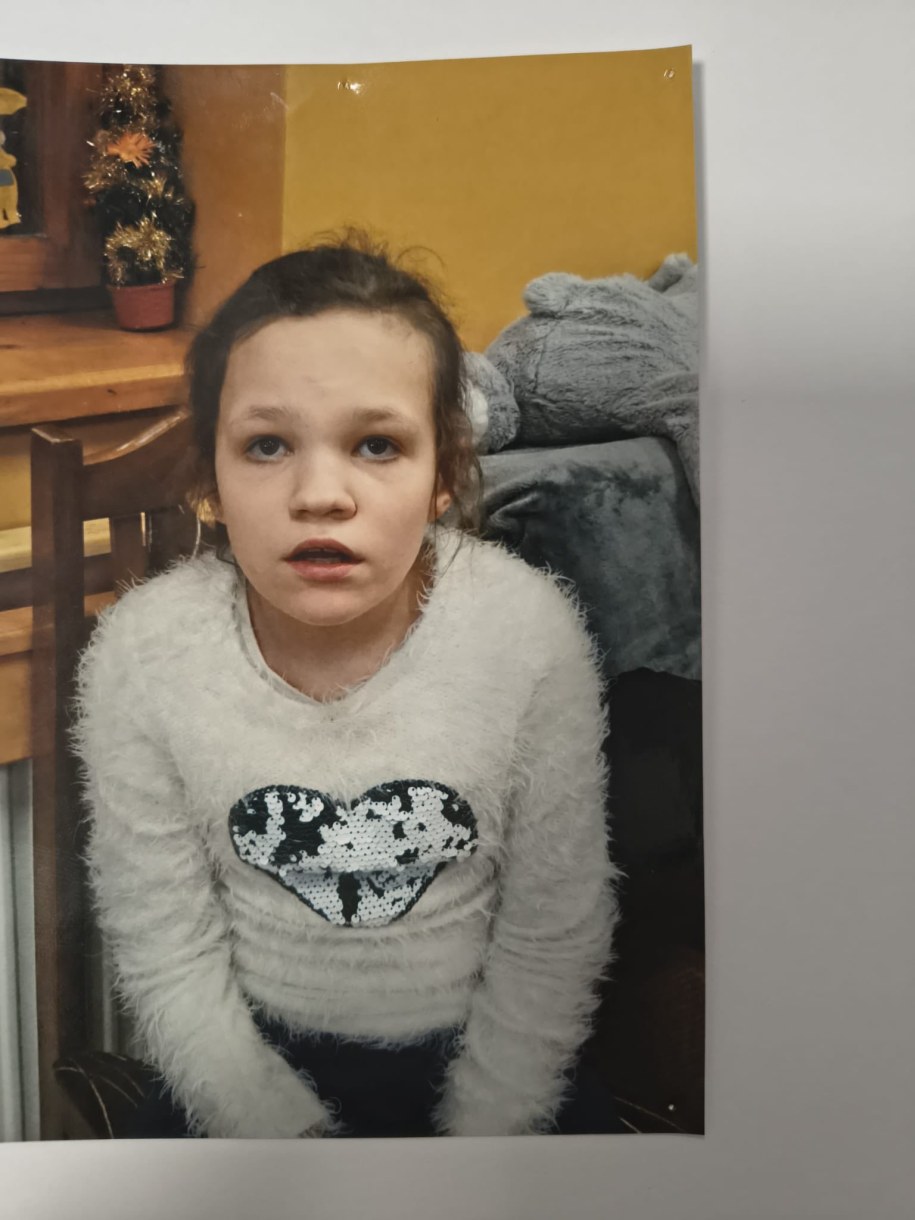 Policja z Suchej Beskidzkiej udostępniła zdjęcia 13-latki /Policja /