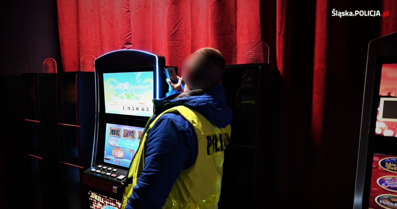 Policja zabezpieczyła 55 nielegalnych automatów do gier