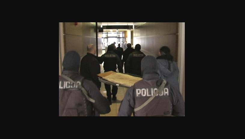 Policja zabezpieczyła obraz, który Robert Z. przez 10 lat trzymał za szafą w mieszkaniu /policja.pl /INTERIA.PL/materiały prasowe
