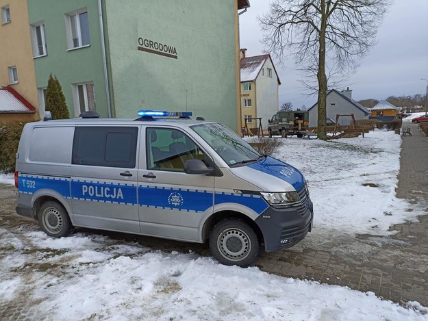 Policja zabezpieczyła teren wokół miejsca znalezienia niewybuchu /KPP Kętrzyn /