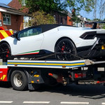 Policja zabrała im dwa Lamborghini bo utrudniali życie sąsiadom. Zaskakujące prawo