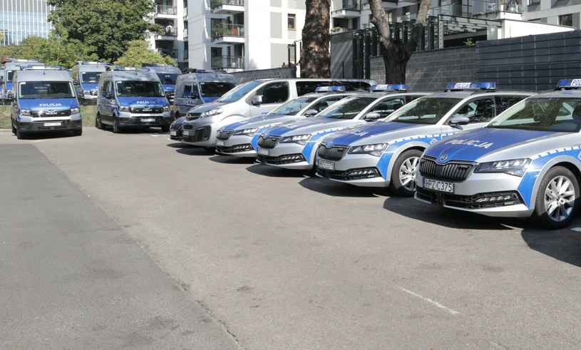 Długi Weekend Na Drogach. Policjanci Już Grzeją Silniki Radiowozów ...