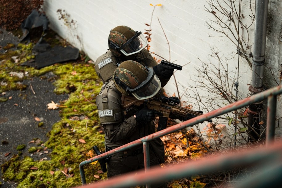 Policja zatrzymała 27-latka /Shutterstock