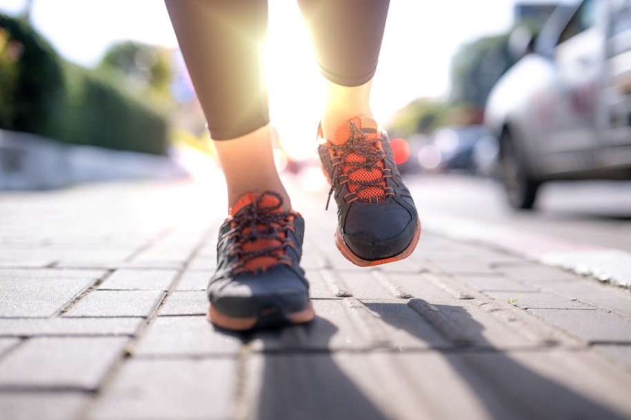 Biegacz - niszczyciel samochodów na ulicach Będzina