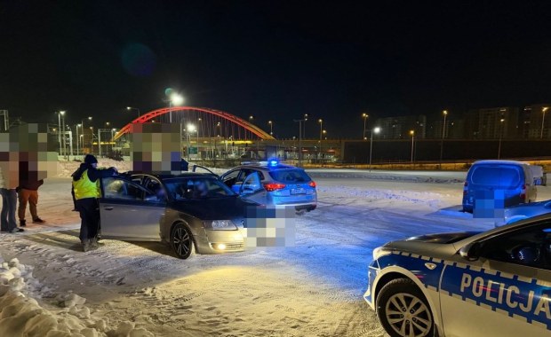 Policja zatrzymała grupę pseudokibiców. Niszczyli elewacje na Pomorzu