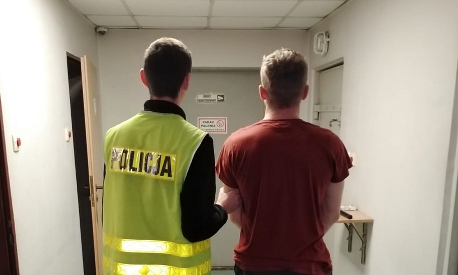 Policja zatrzymała podejrzanego o włamania i kradzieże /KPP Radomsko /