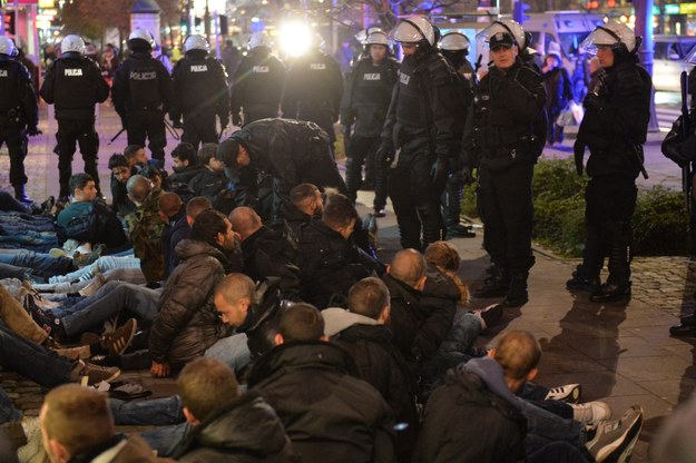 Policja zatrzymała przed meczem blisko 160 pseudokibiców Lazio /Radek Pietruszka /PAP