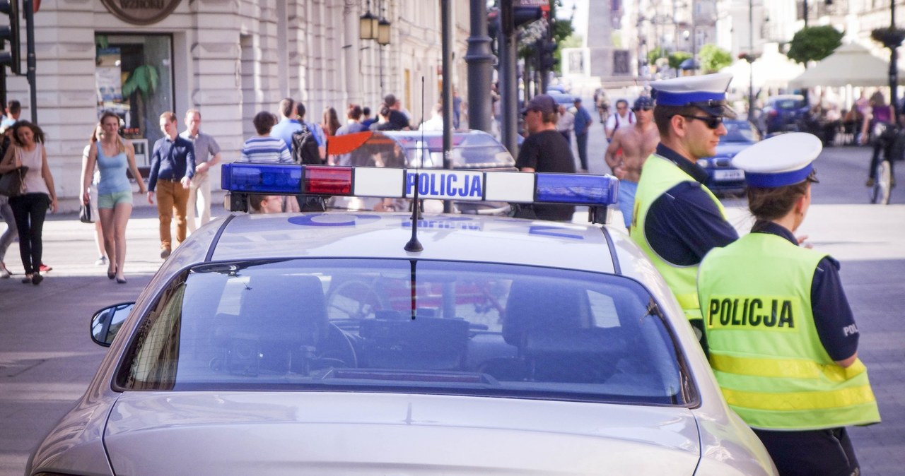 Policjanci będą mieć kamery /Piotr Kamionka /Reporter