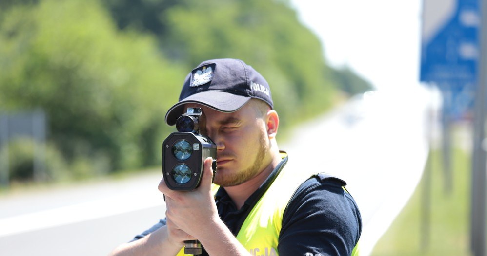 Policjanci będą mogli brać na cel również posłów /Piotr Jędzura /Reporter