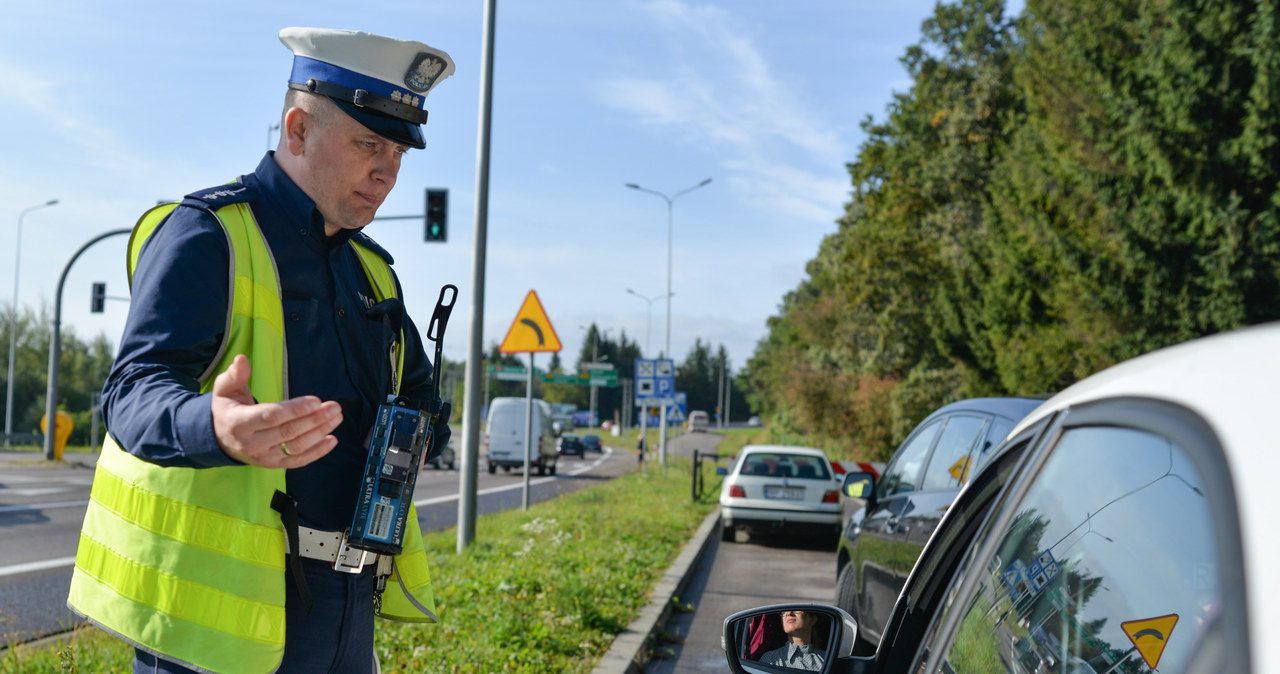 Policjanci będą wyjaśniać nieścisłości w przebiegu /Łukasz Solski /East News