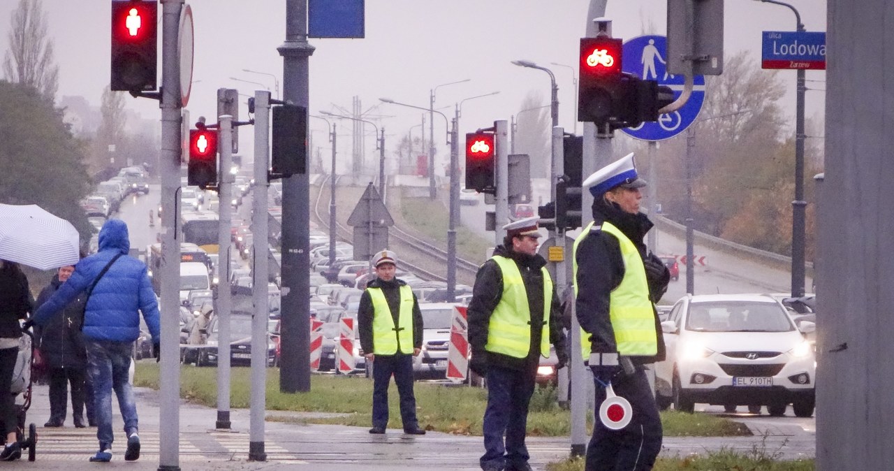 Policjanci będą zwracą uwagę na ruch pieszych /Piotr Kamionka /Reporter